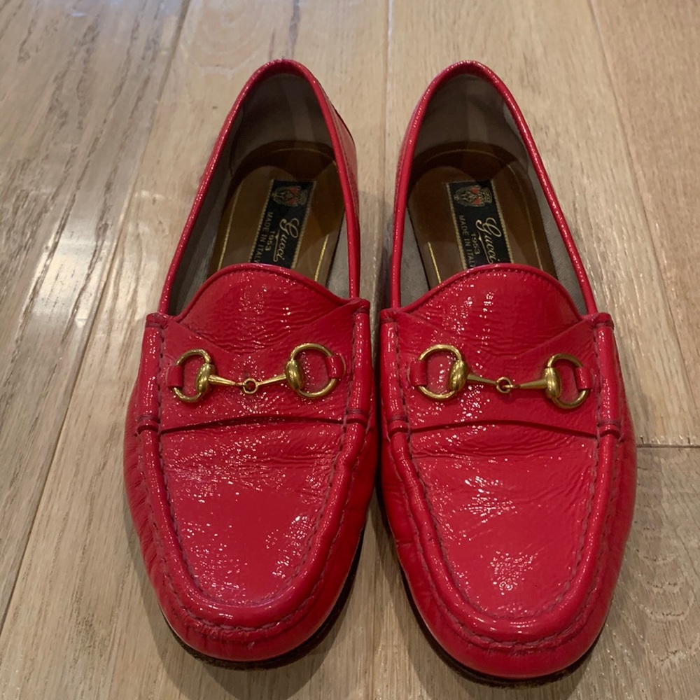 Gucci pink patent leather loafers size 38